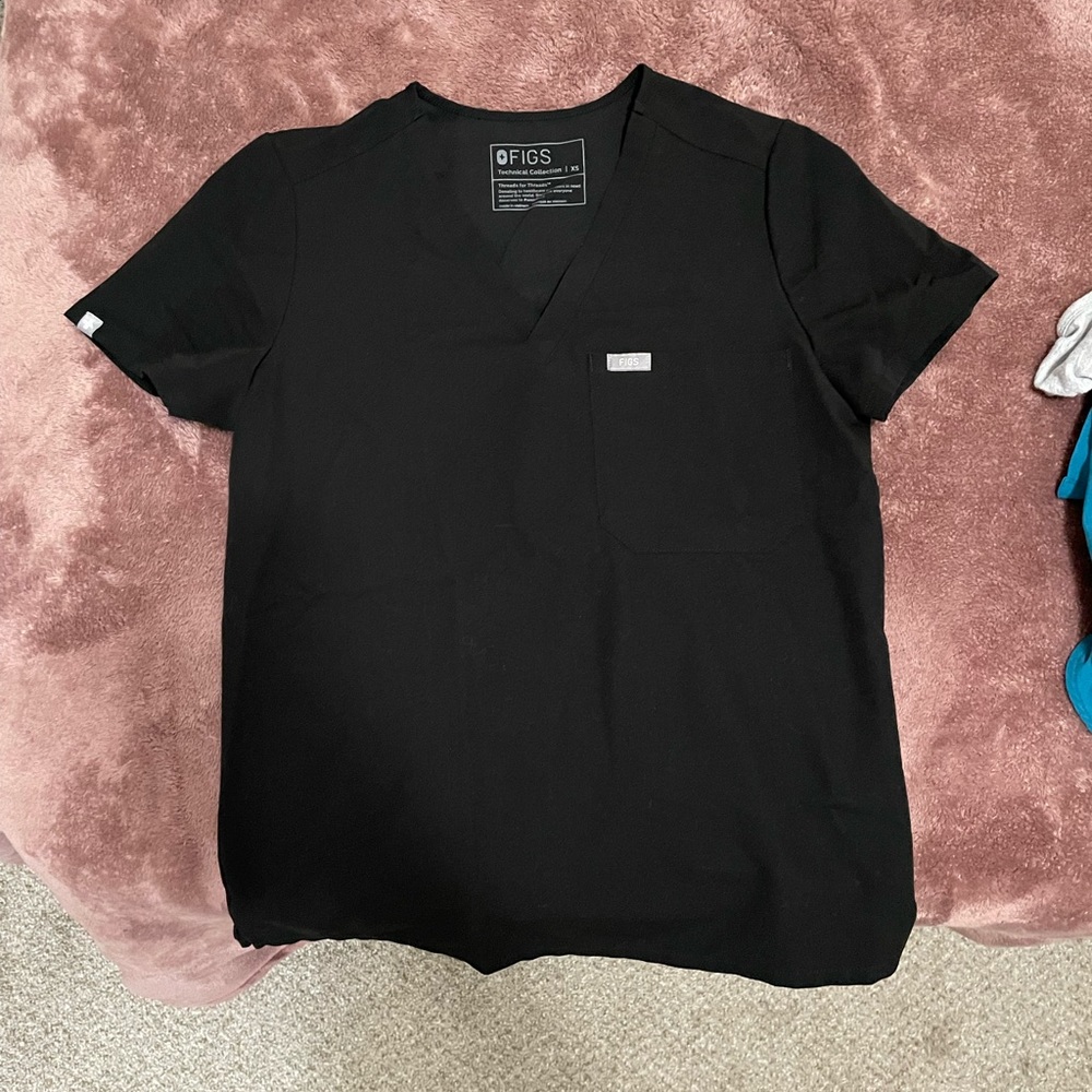 Figs Black one pocket XS scrub top